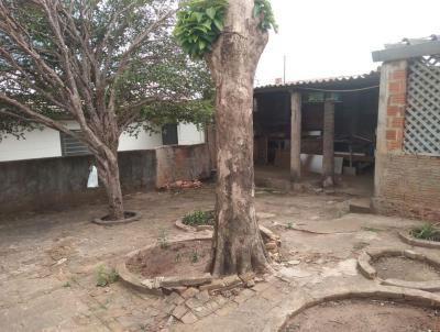 Casa para Venda, em Presidente Prudente, bairro Vila Tazitsu, 3 dormitrios, 2 banheiros, 1 sute, 5 vagas