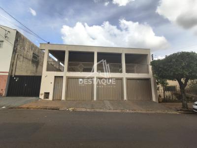 Casa para Venda, em Regente Feij, bairro Centro, 3 dormitrios, 1 banheiro, 1 sute, 3 vagas